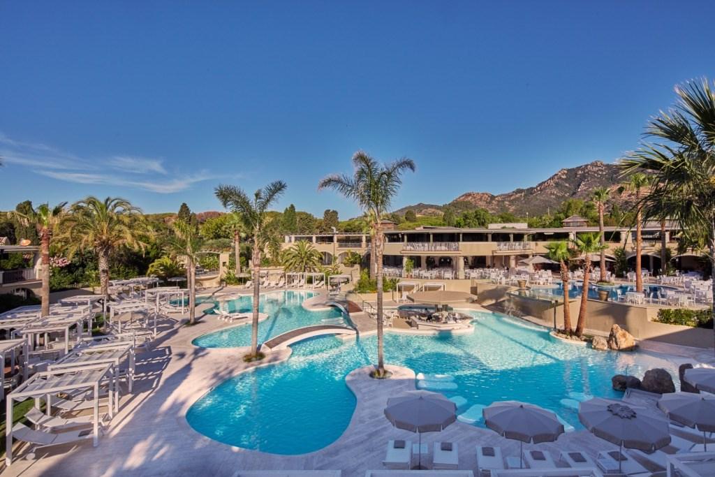 Tenisová akademie - Hvězdná škola HEAD - Forte Village Resort