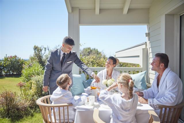 Breakfast_Family_.jpg