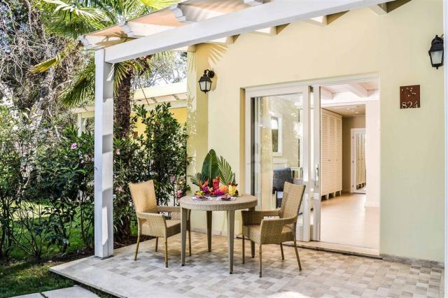 FVR_Deluxe Bungalow Patio.jpg