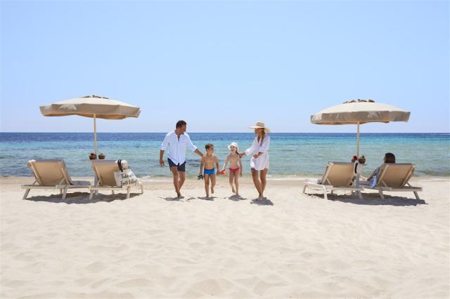 family_Beach.jpg