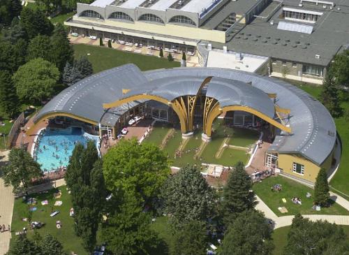 Kúpanie v termálnych kúpeľoch Bük