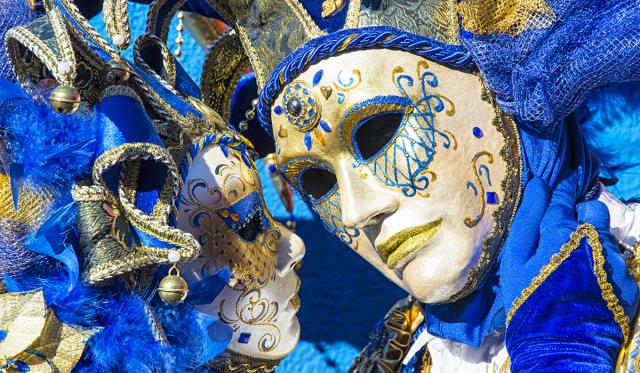 Slávny benátsky karneval aj s ubytovaním