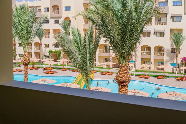 El Karma Aqua Beach Resort
