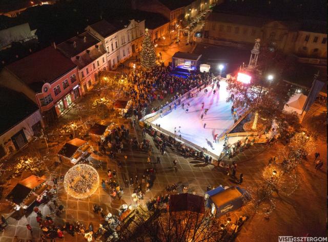 Advent v Ostrihome s korčuľovaním