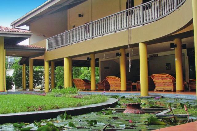 Hibiscus Beach Resort