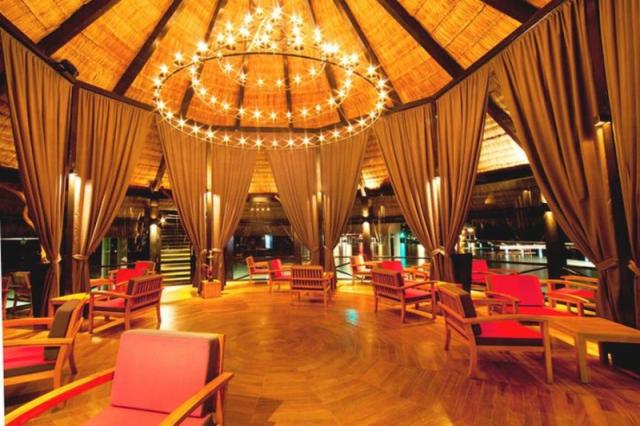 RESTAURACE