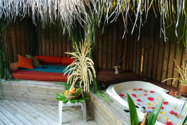 PRIVÁTNÍ JACUZZI
