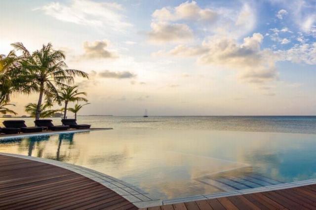 Kuredu Island Resort