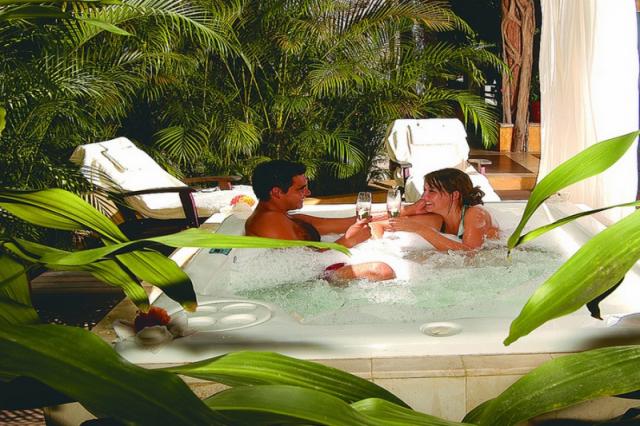 PRIVÁTNÍ JACUZZI