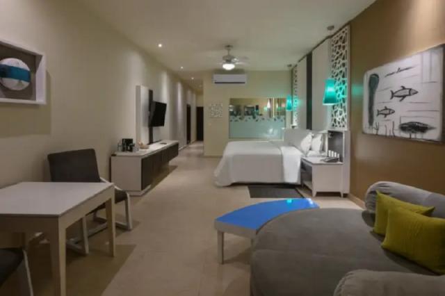 El Dorado Seaside Suites