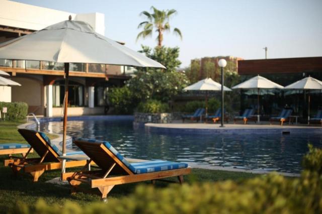 Dubai Marine Beach Resort And Spa