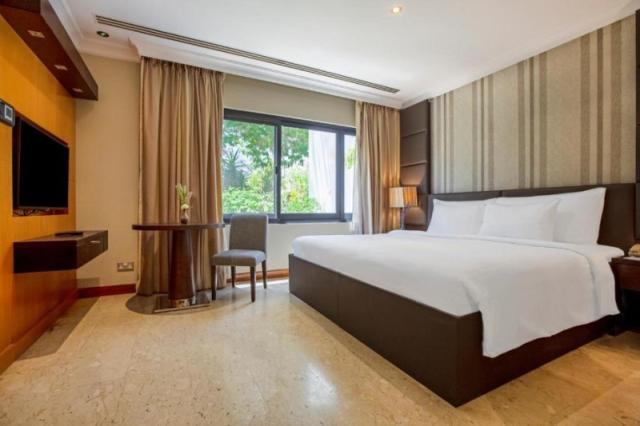 Dubai Marine Beach Resort And Spa