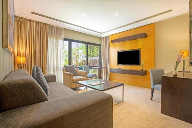 Dubai Marine Beach Resort And Spa
