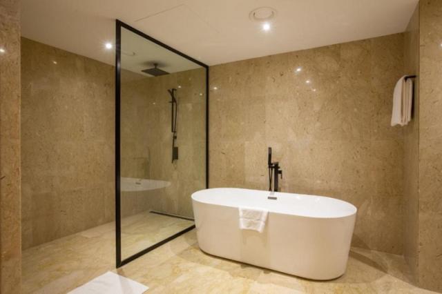 Dubai Marine Beach Resort And Spa