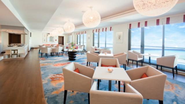 Coral Lounge