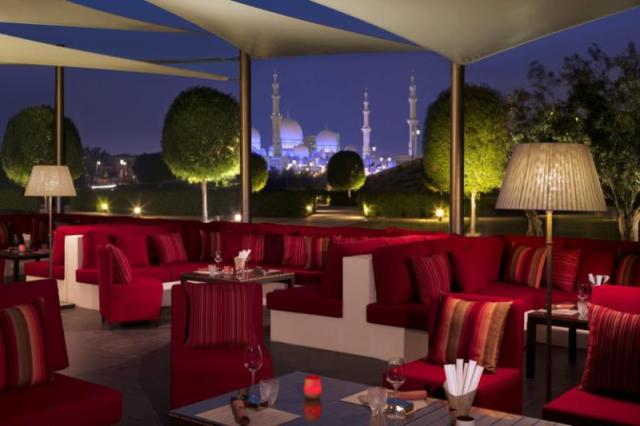 The Ritz Carlton Abu Dhabi, Grand Canal