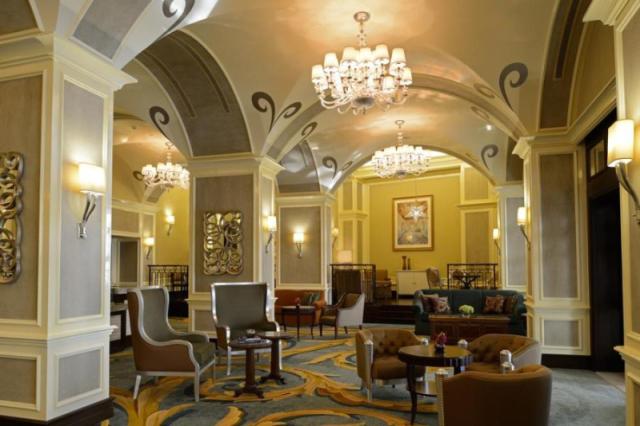 The Ritz Carlton Abu Dhabi, Grand Canal