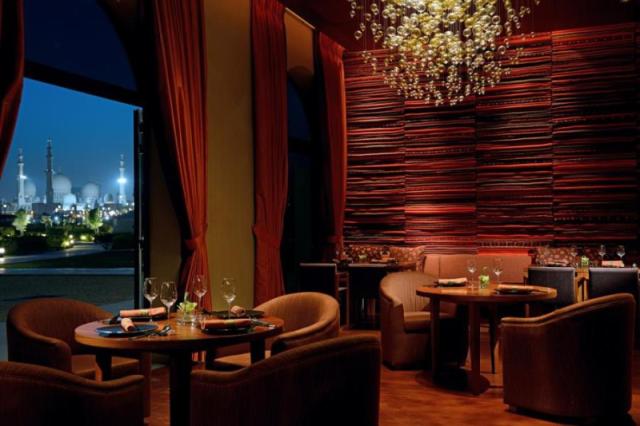 The Ritz Carlton Abu Dhabi, Grand Canal