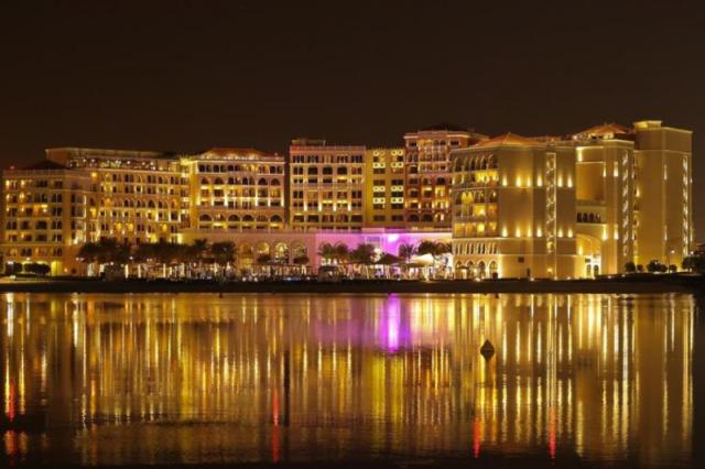 The Ritz Carlton Abu Dhabi, Grand Canal