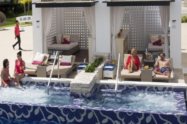 Chic By Royalton Resort