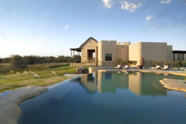Anantara Al Sahel Villas