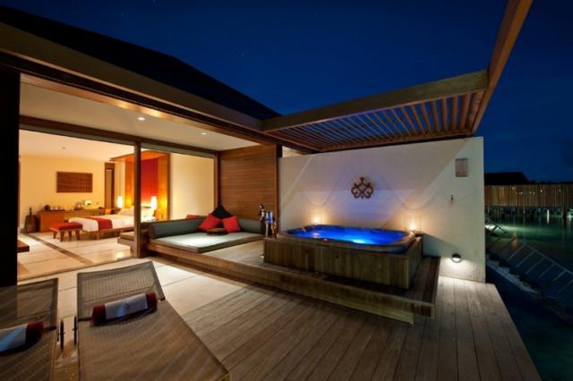 PRIVÁTNÍ JACUZZI