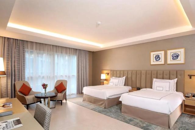 Grand Cosmopolitan