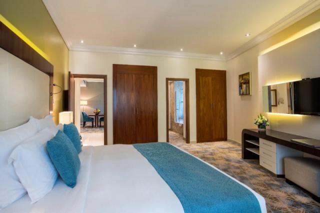 Elite Byblos Hotel 5* (Strava Dle Programu) + The Cove Rotana Resort 5*(Strava Dle Programu)