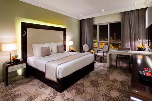 Elite Byblos Hotel 5* (Strava Dle Programu) + The Cove Rotana Resort 5*(Strava Dle Programu)