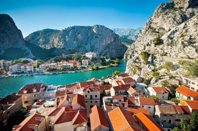 Omiš a blizke okolie kempu