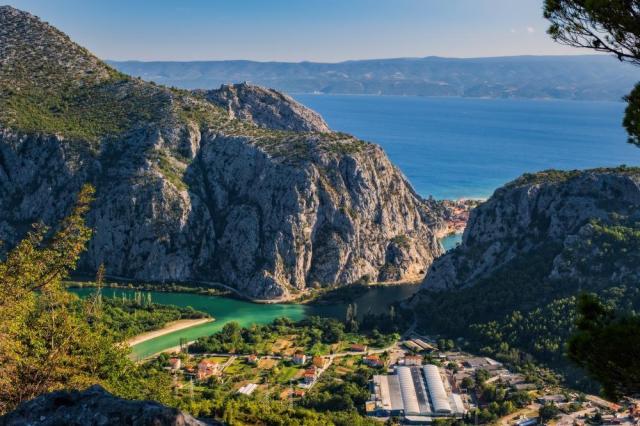 Omiš a blizke okolie kempu