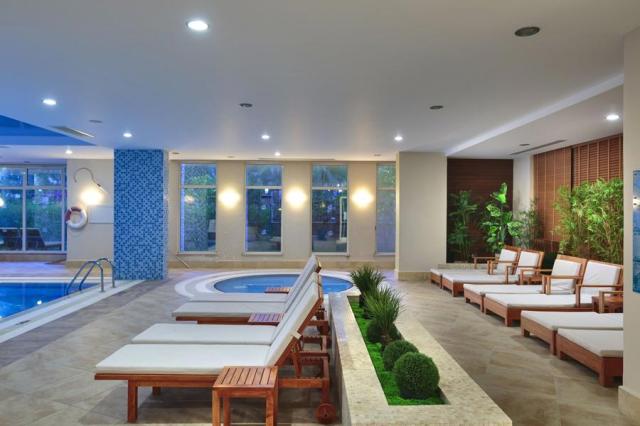 Crystal Flora Beach Resort