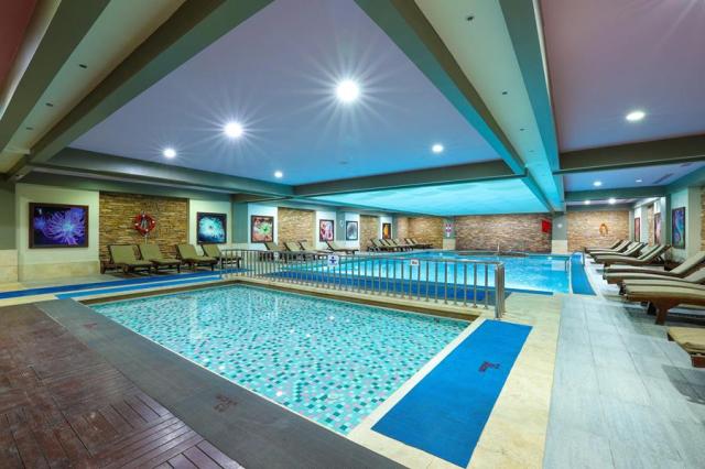 Crystal de Luxe Resort 