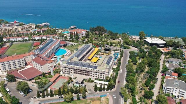 Crystal de Luxe Resort 