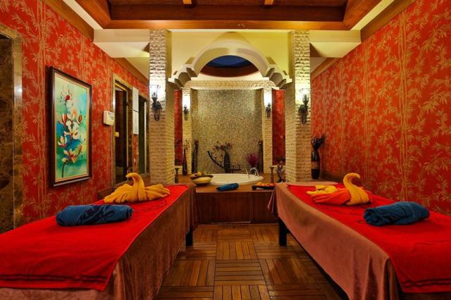 Crystal de Luxe Resort 