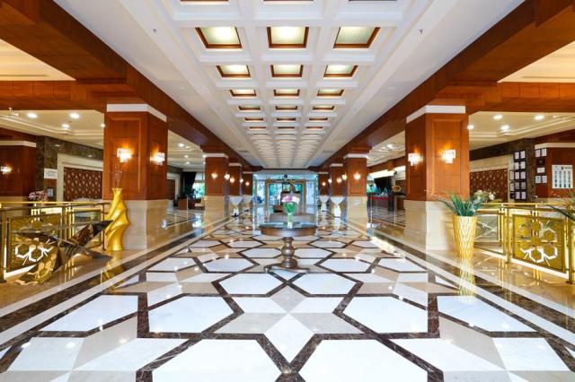 Crystal de Luxe Resort 
