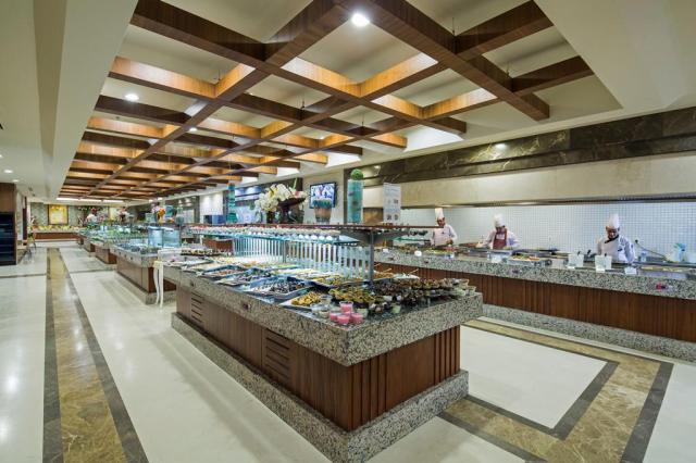 Crystal Family Resort & Spa