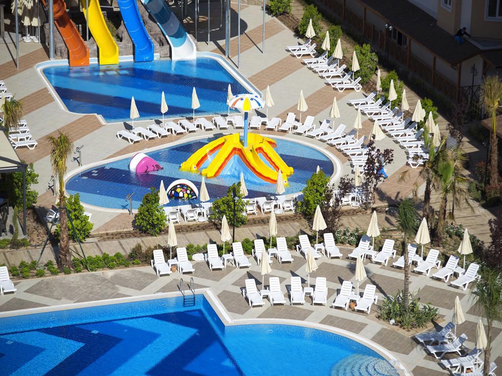 Ramada Resort Lara 