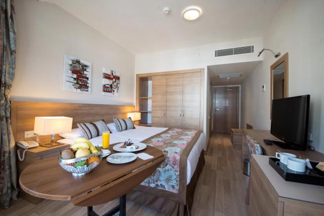 Ramada Resort Lara 