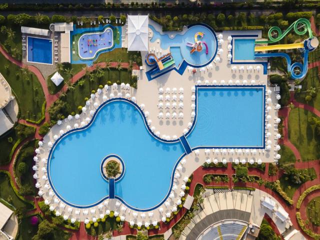 Miracle Resort
