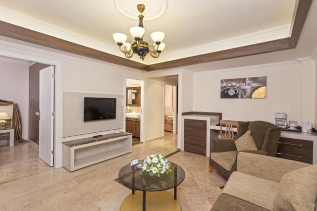 CLUB PARADISO HOTEL