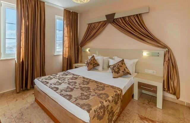 CLUB PARADISO HOTEL