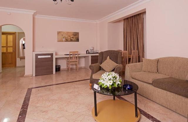 CLUB PARADISO HOTEL