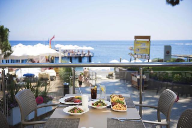 Akra Kemer