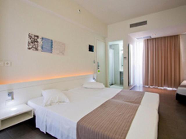 Atlantis City Hotel