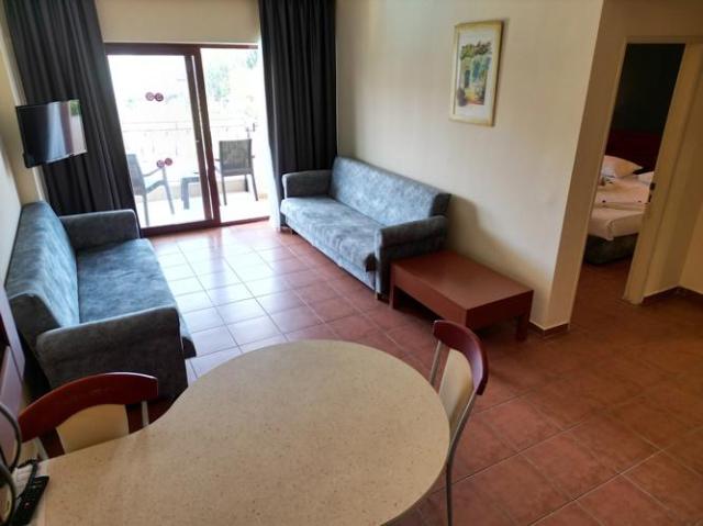 Lemas Suite