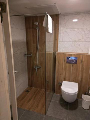 Lemas Suite