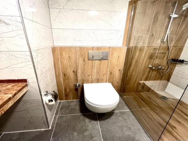 Lemas Suite