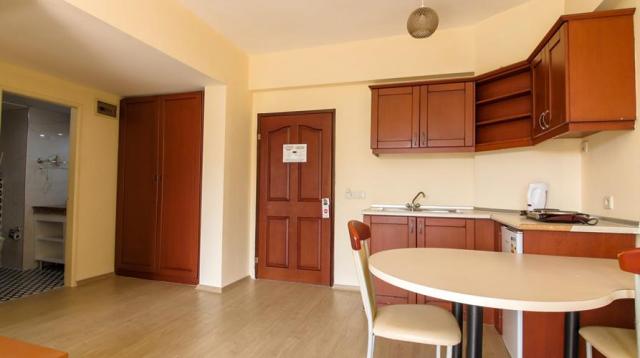 Lemas Suite