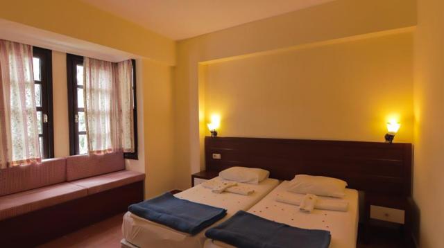 Lemas Suite